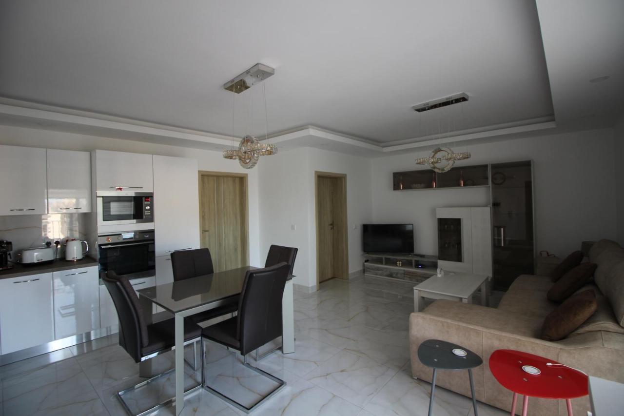 Bf Residence Сейнт Полс Бей Екстериор снимка