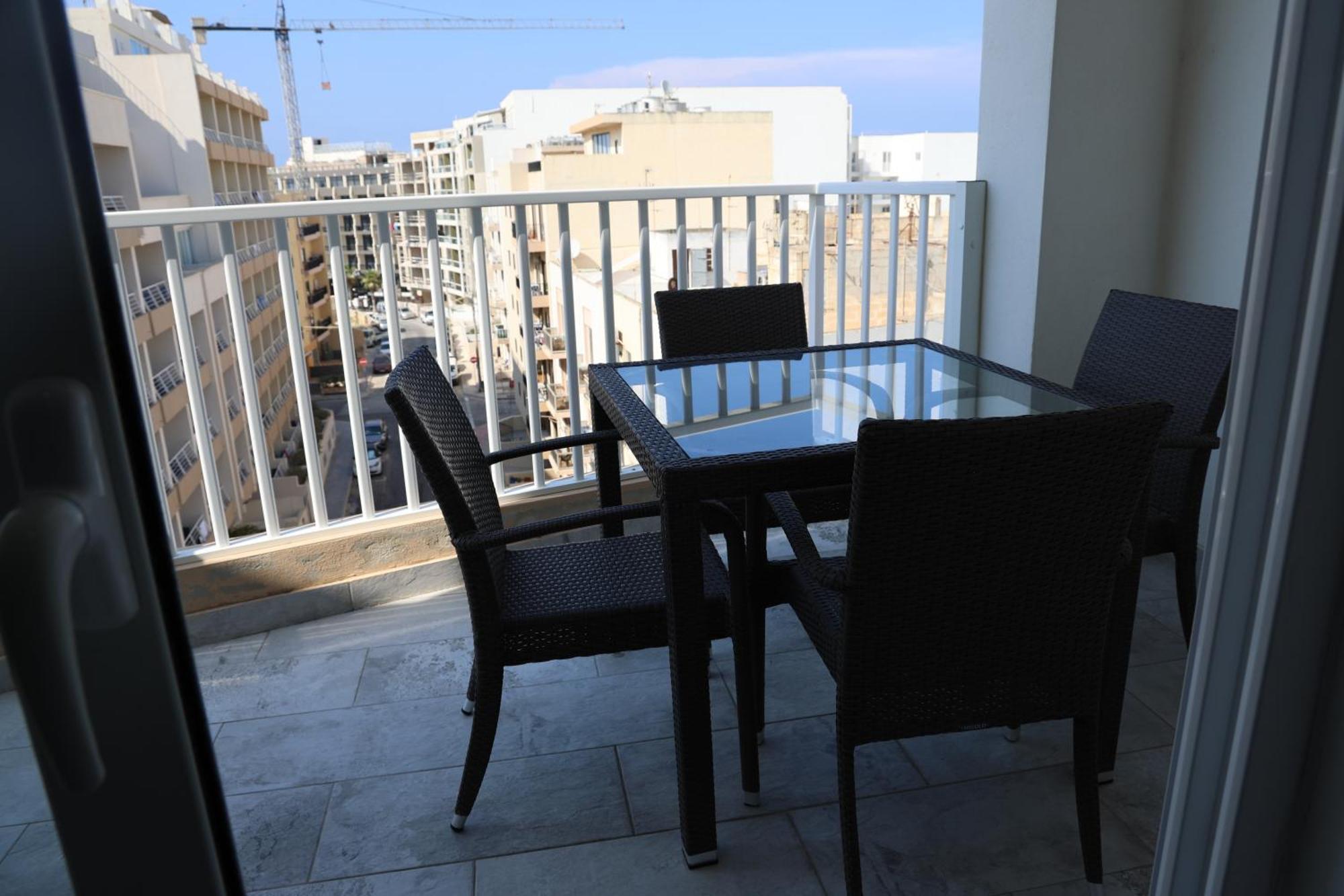 Bf Residence Сейнт Полс Бей Екстериор снимка