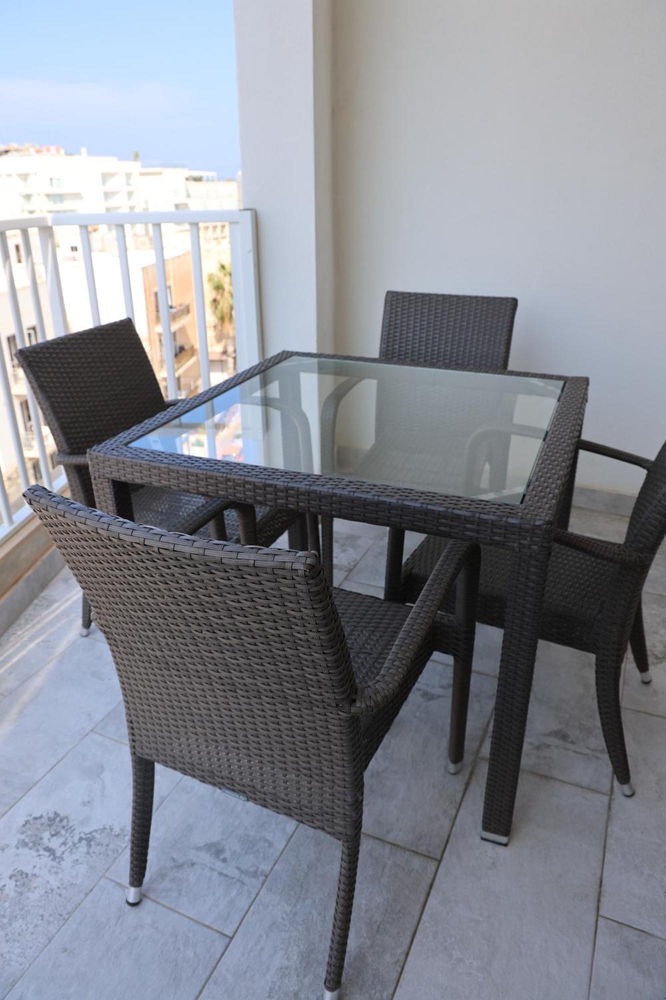 Bf Residence Сейнт Полс Бей Екстериор снимка