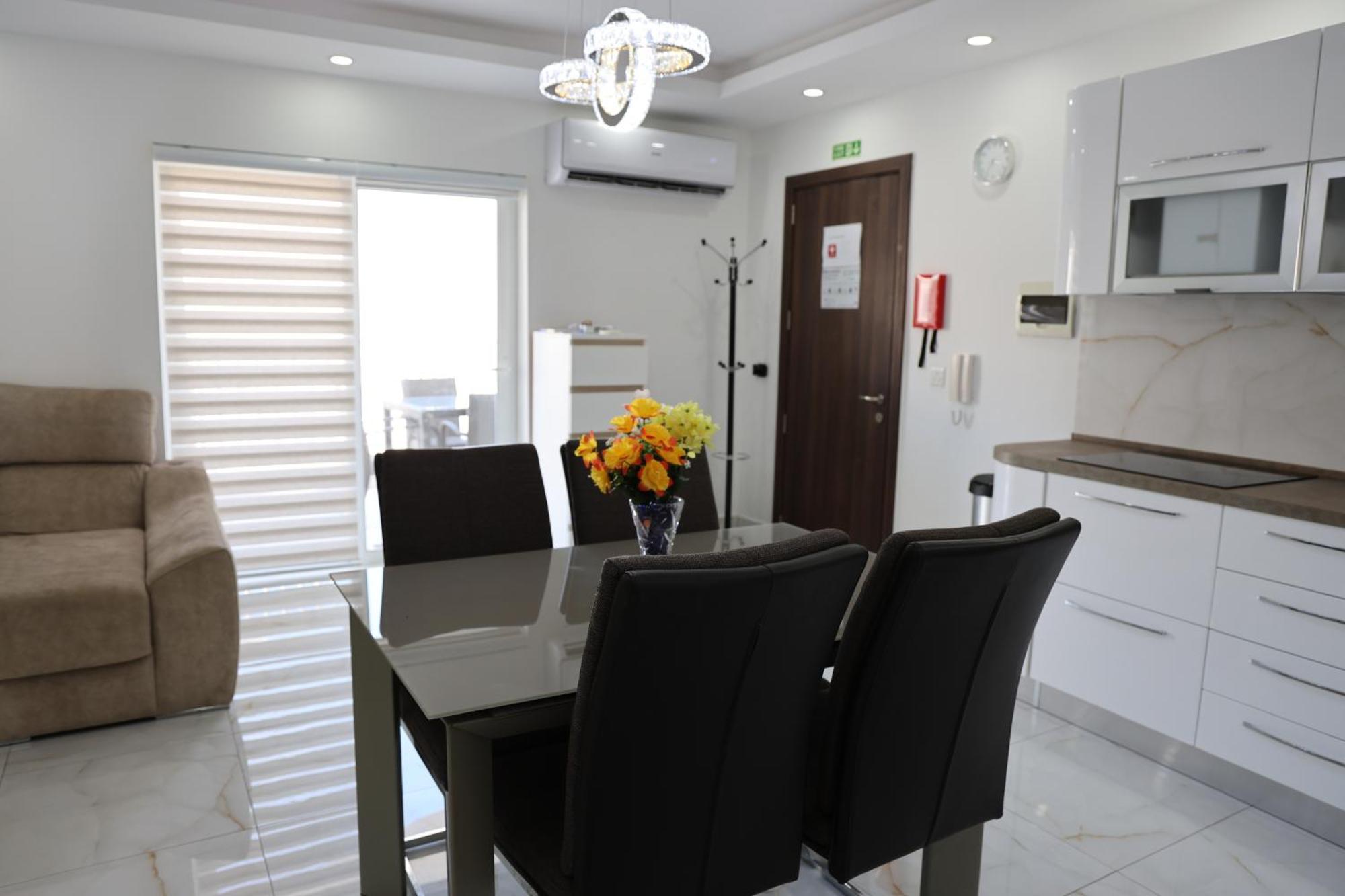 Bf Residence Сейнт Полс Бей Екстериор снимка