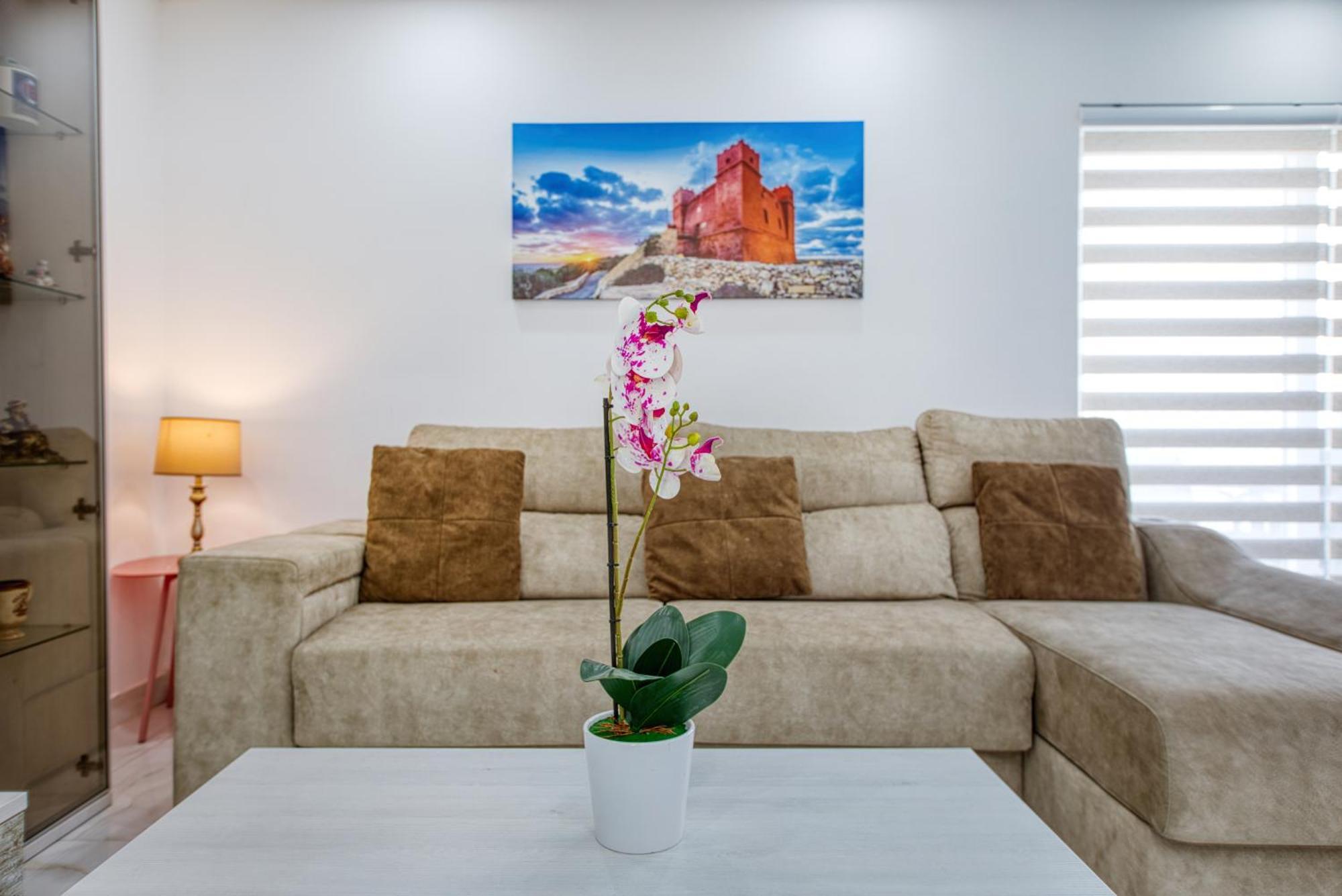 Bf Residence Сейнт Полс Бей Екстериор снимка