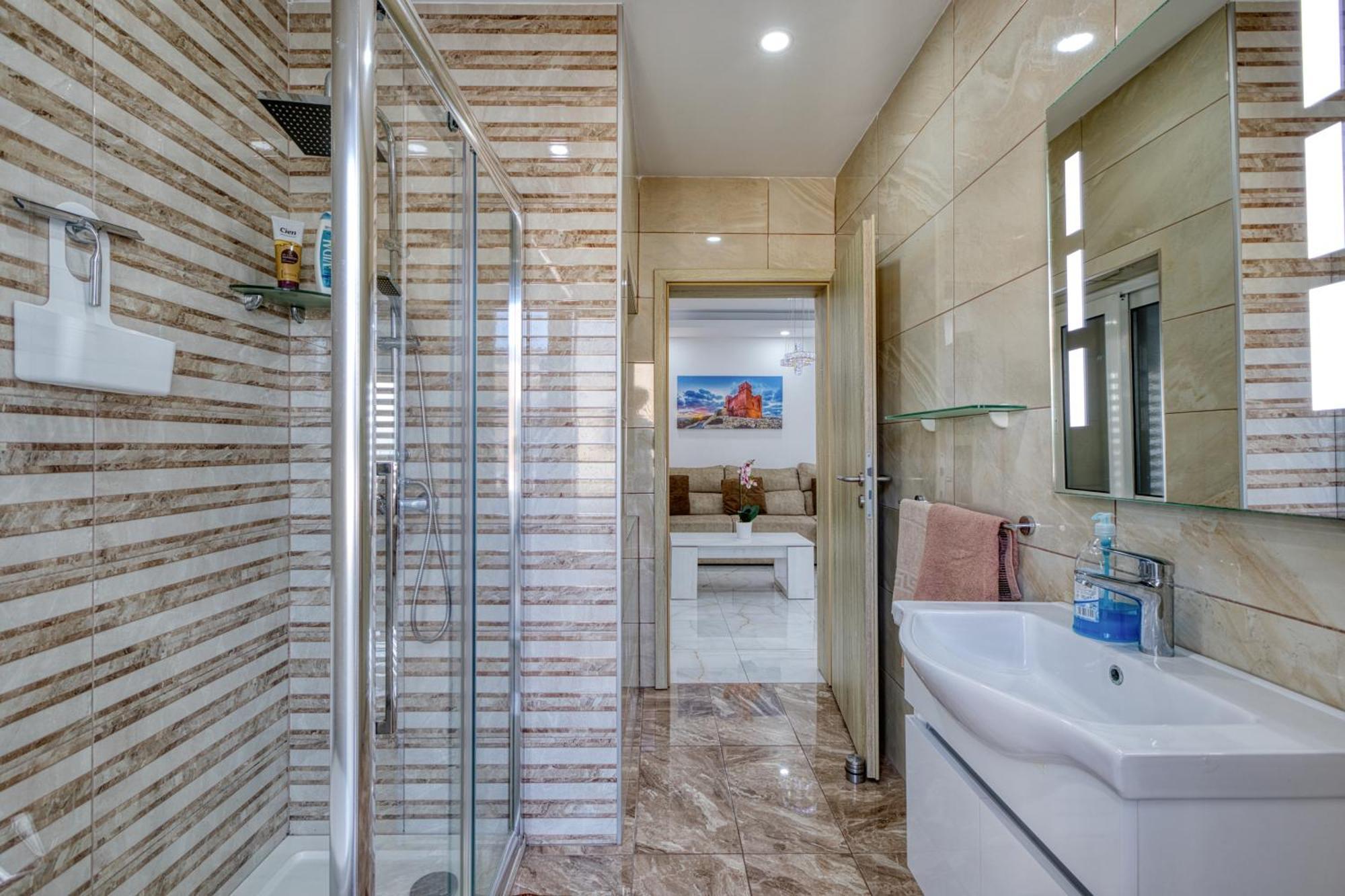 Bf Residence Сейнт Полс Бей Екстериор снимка