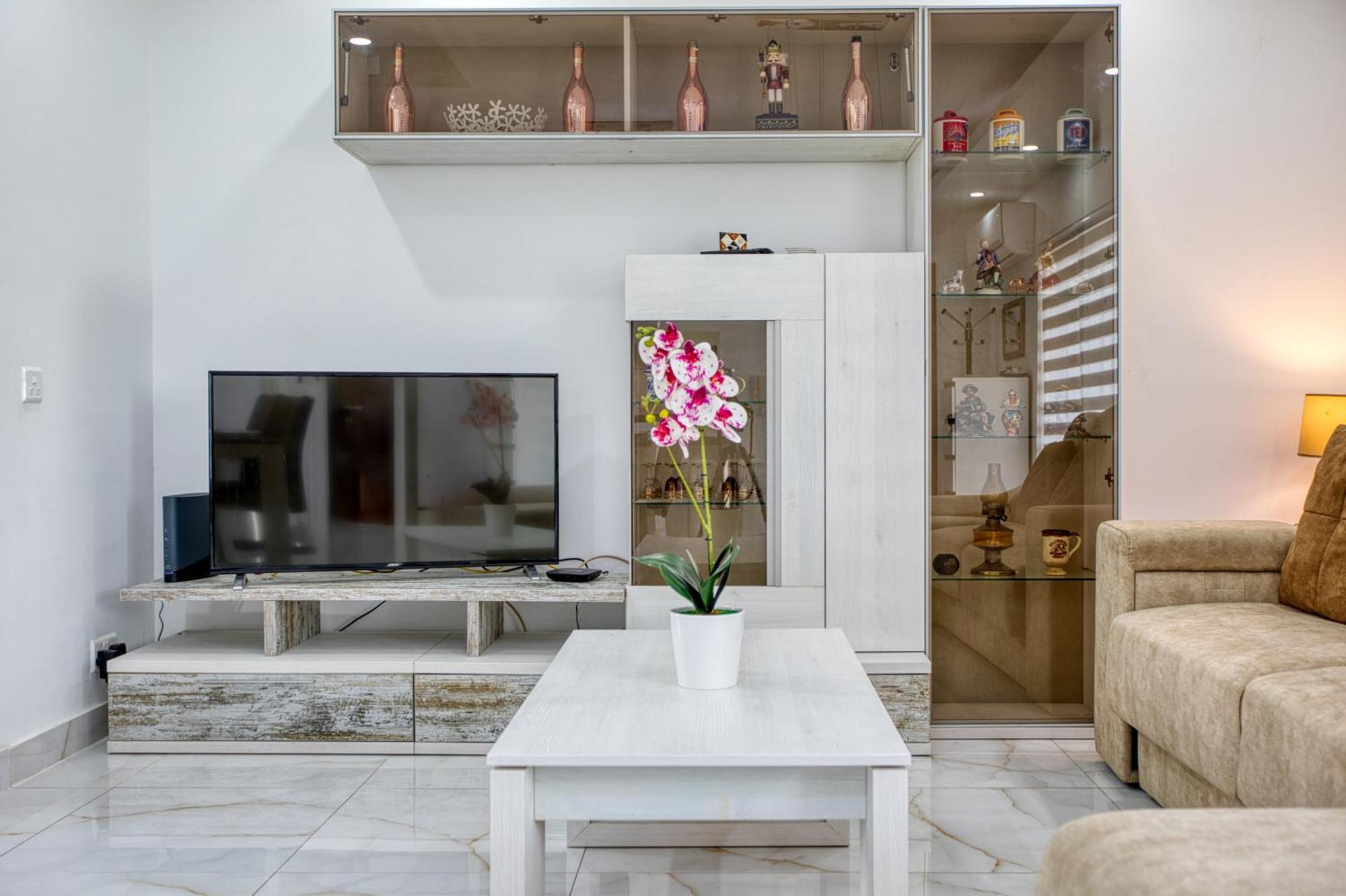 Bf Residence Сейнт Полс Бей Екстериор снимка